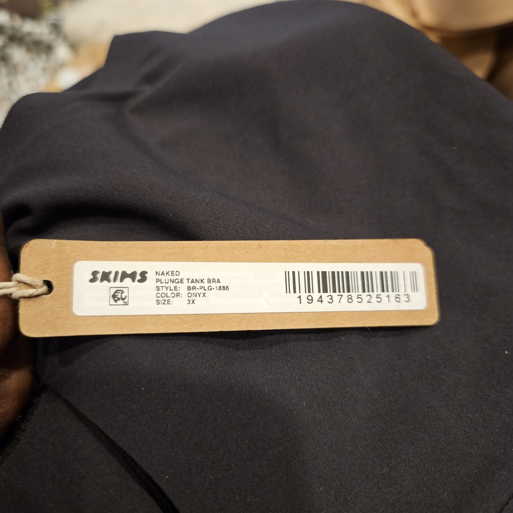 NWT SKIMS Women's Black Seamless Bra - Picture 6 of 6